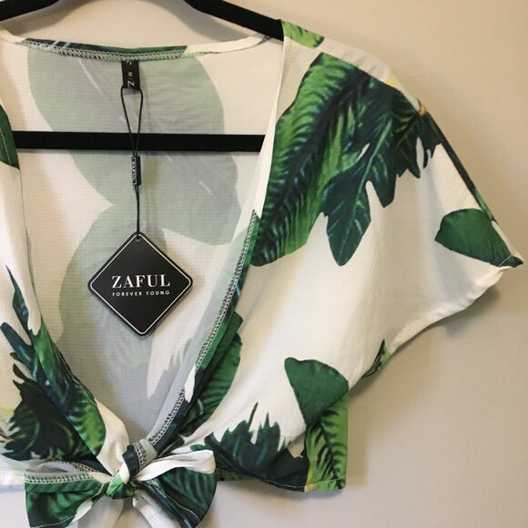 NWT Zaful Tropical Botanical Cropped Tie Up Top - Picture 4 of 15